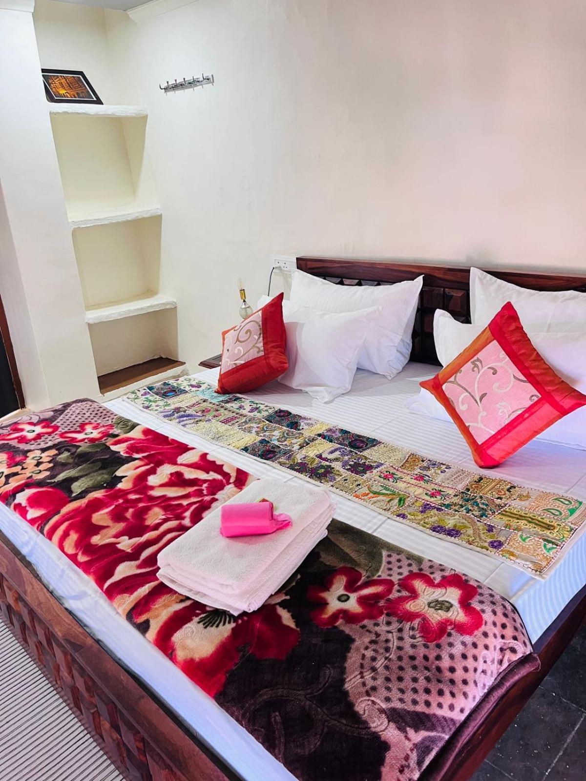 Hotel Mirage Jaisalmer Bagian luar foto
